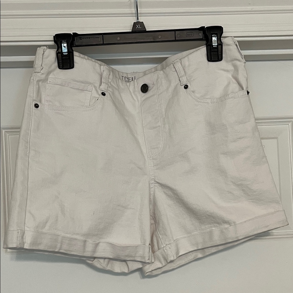 Time & Tru Women's White Shorts